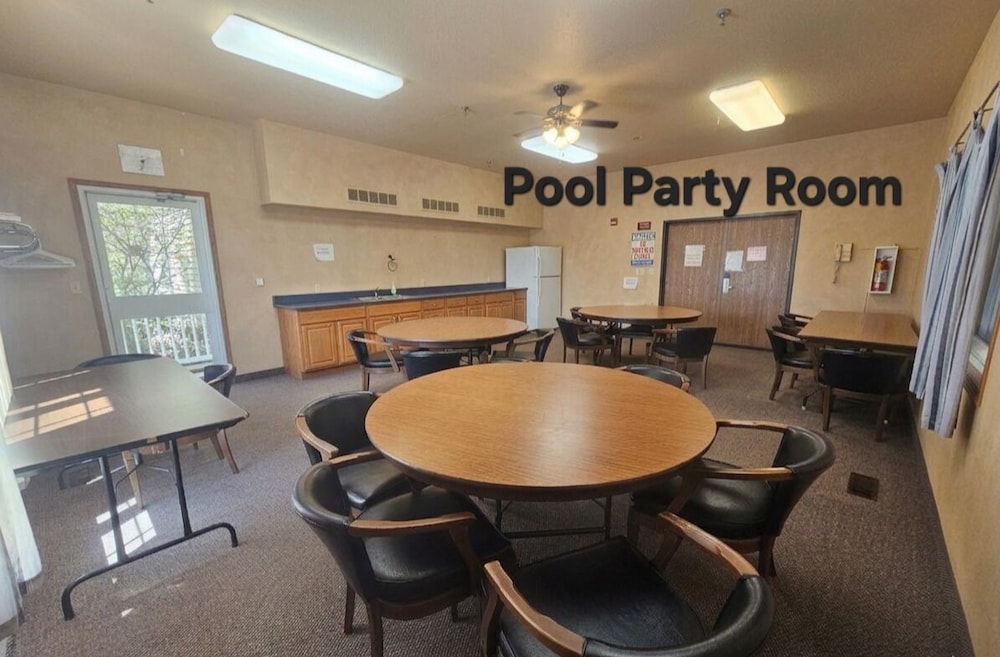 Park View Inn And Suites And Conference Center 51/65