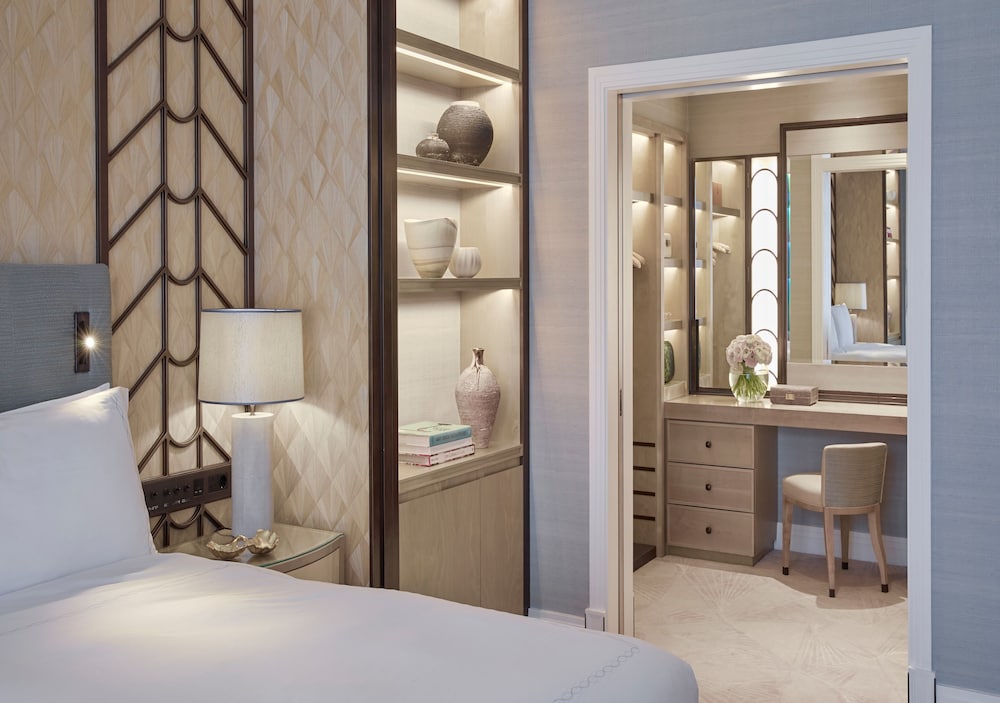 CLARIDGES HOTEL 30/73