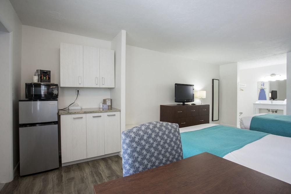 Regency Inn & Suites 13/54