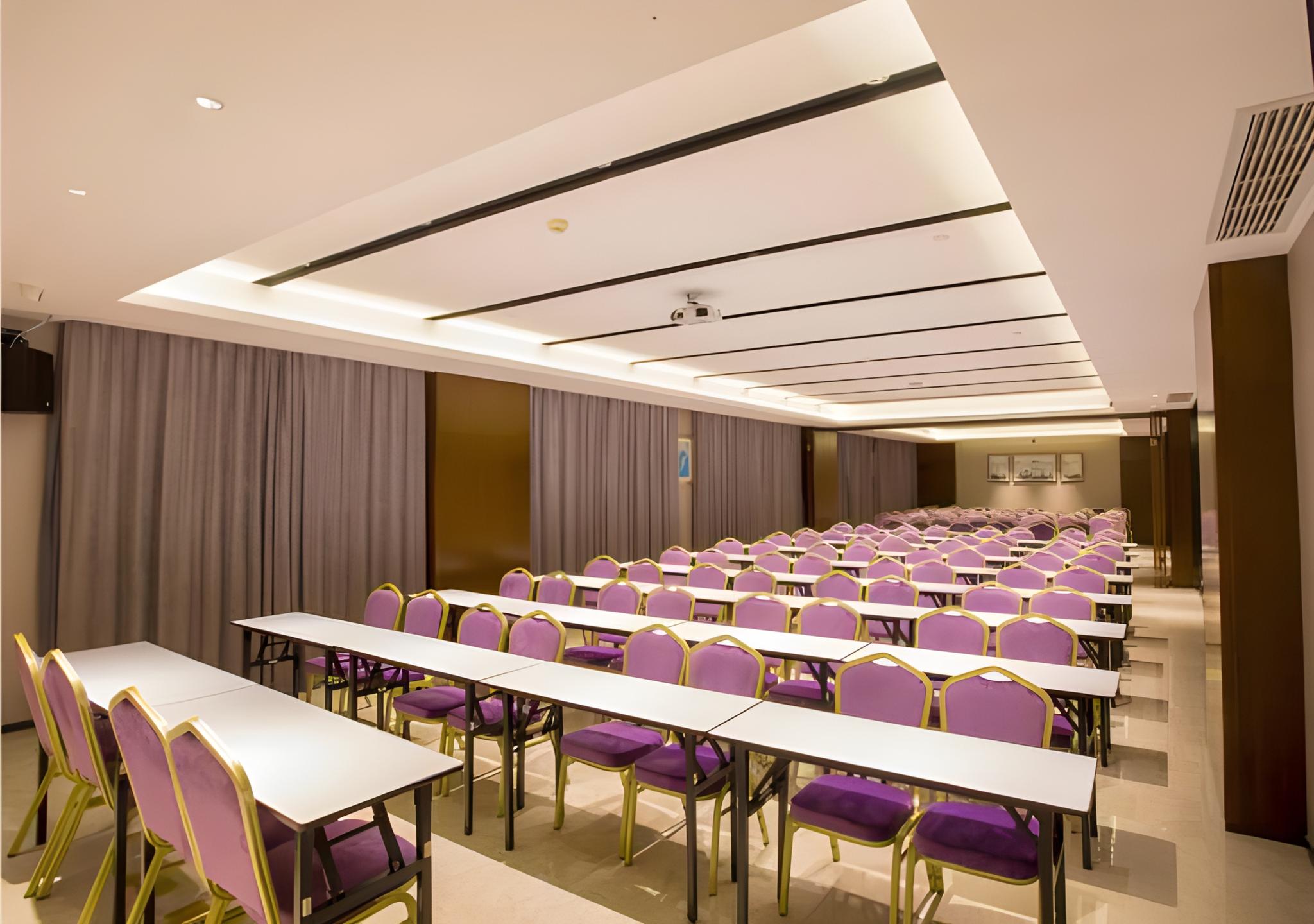 Borrman Hotel Nanning Railway Station 50/50