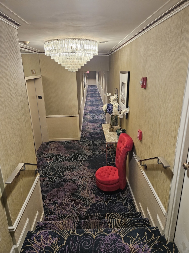 Robert Treat Hotel 40/68