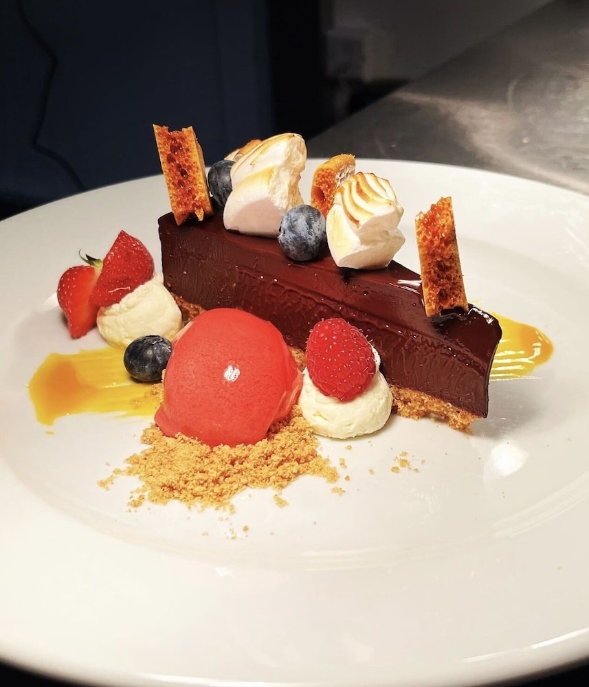 Picton House Hotel 33/45