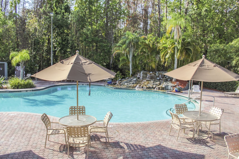 Parkway International Resort 33/63