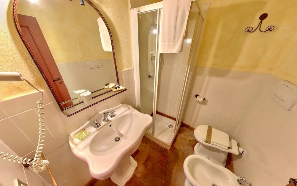 Country House Monasterio Le Grazie 39/41