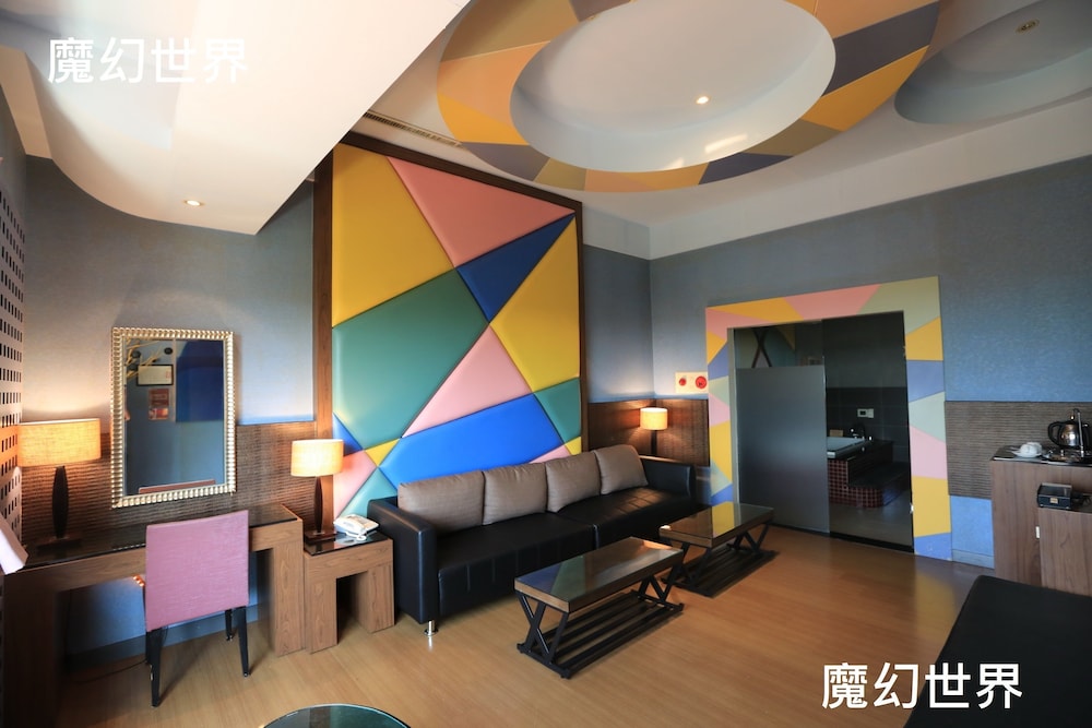 Regale Villa Hotel 44/73