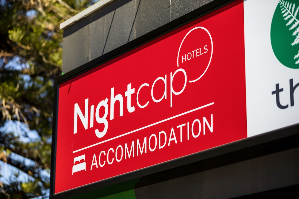 Nightcap at Finsbury Hotel 18/43
