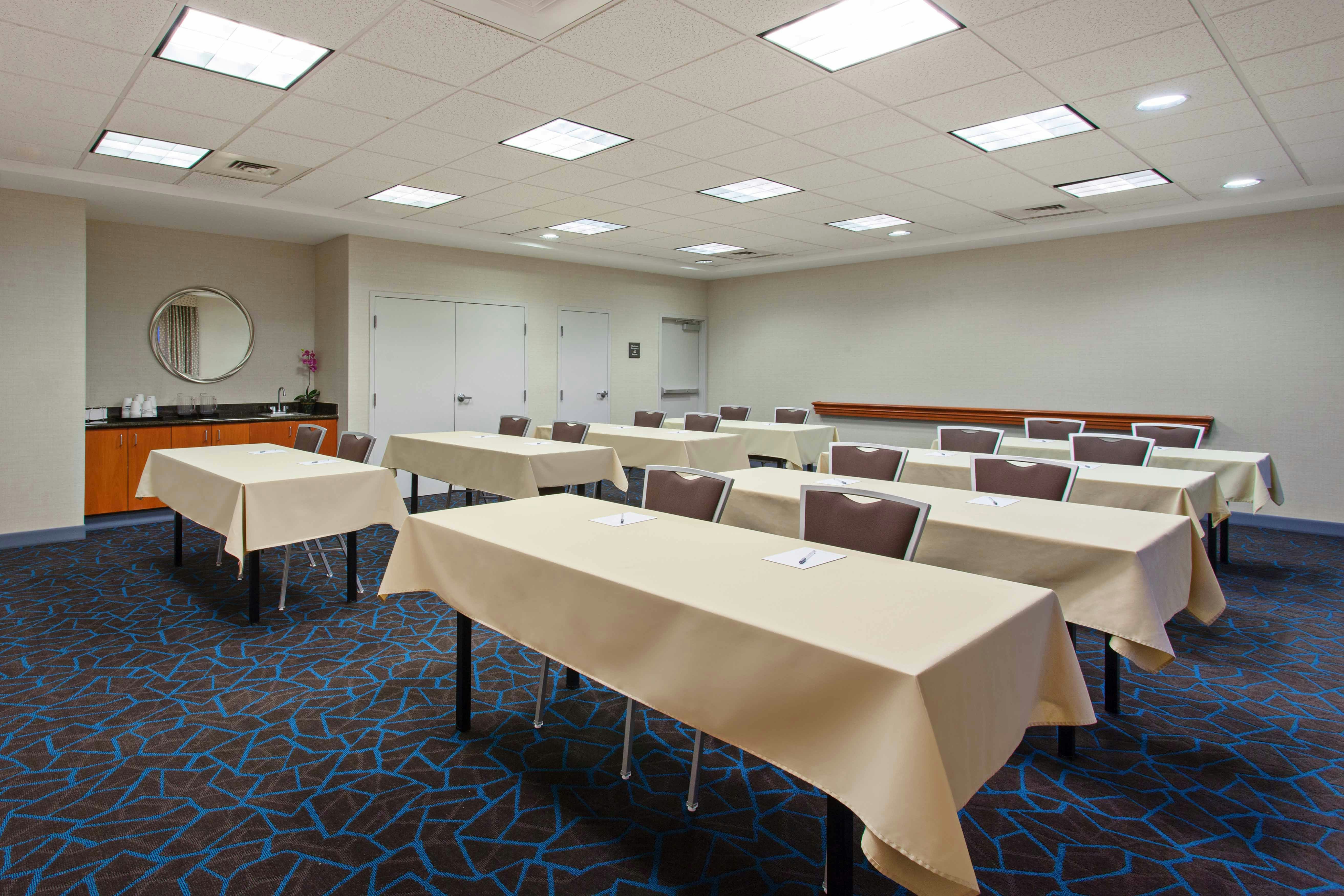 Hampton Inn and Suites Clovis Airport North 45/50