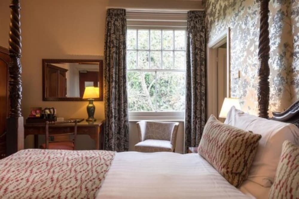 The Crown Manor House Hotel 30/42