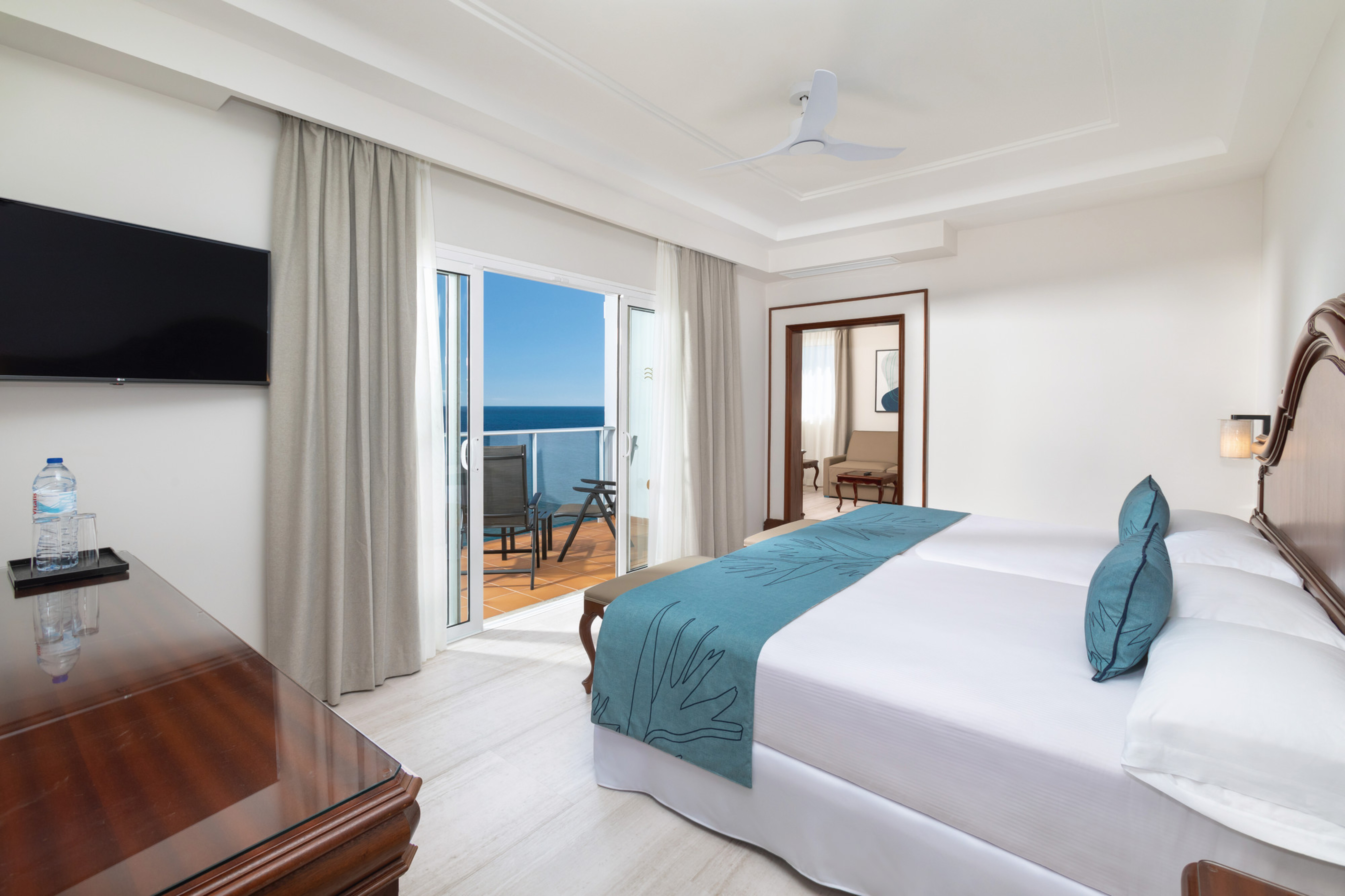 جناح جونيور، Hotel Riu Madeira 3/6