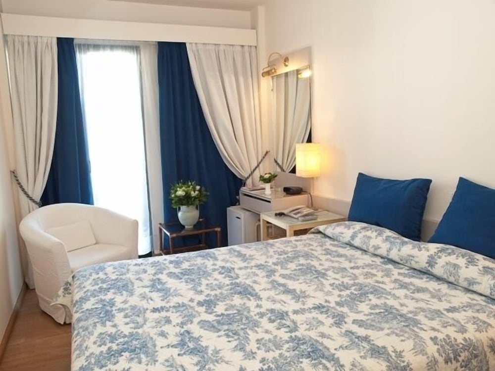 The Park Hotel Piraeus 7/28