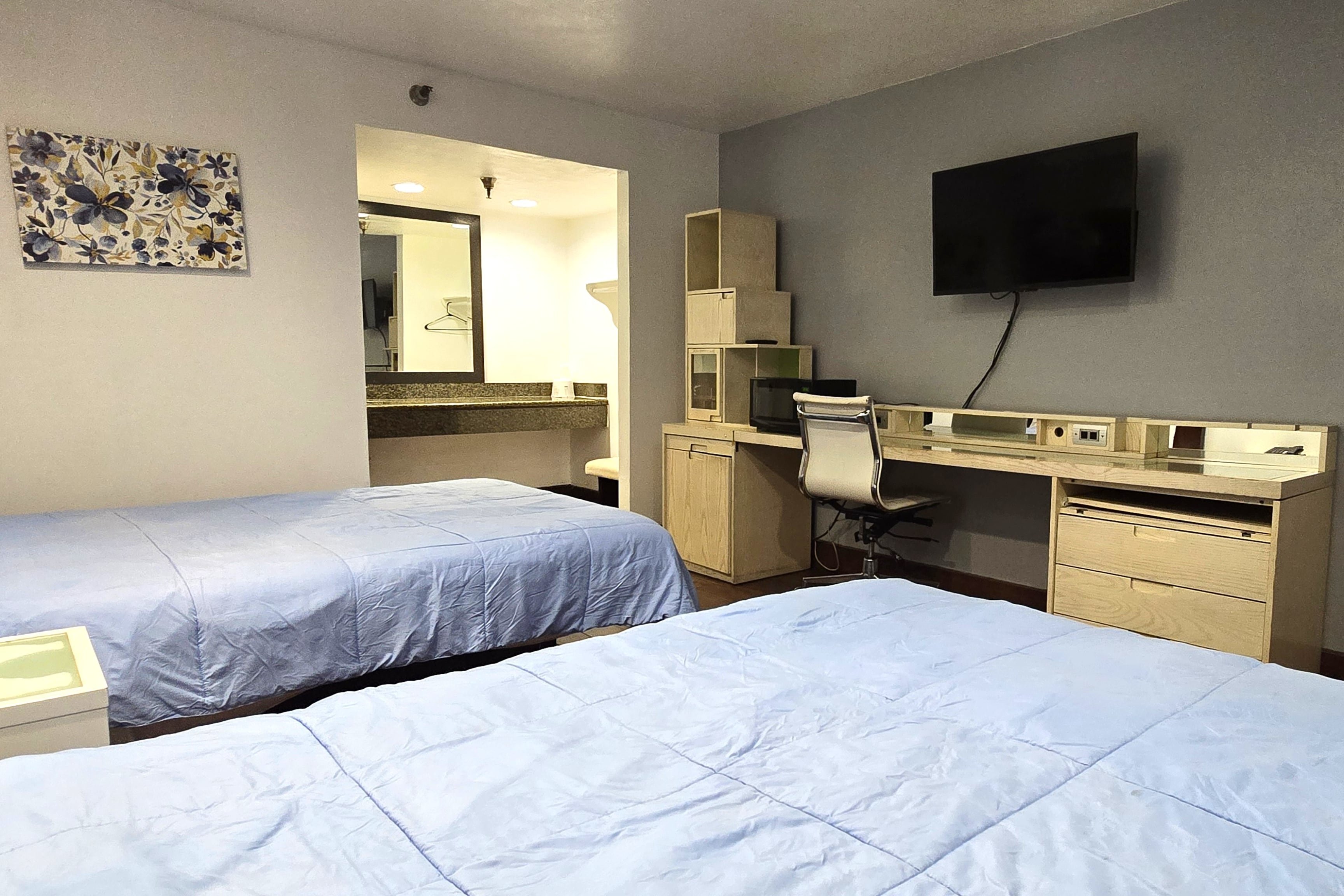 Century Motel 18/39