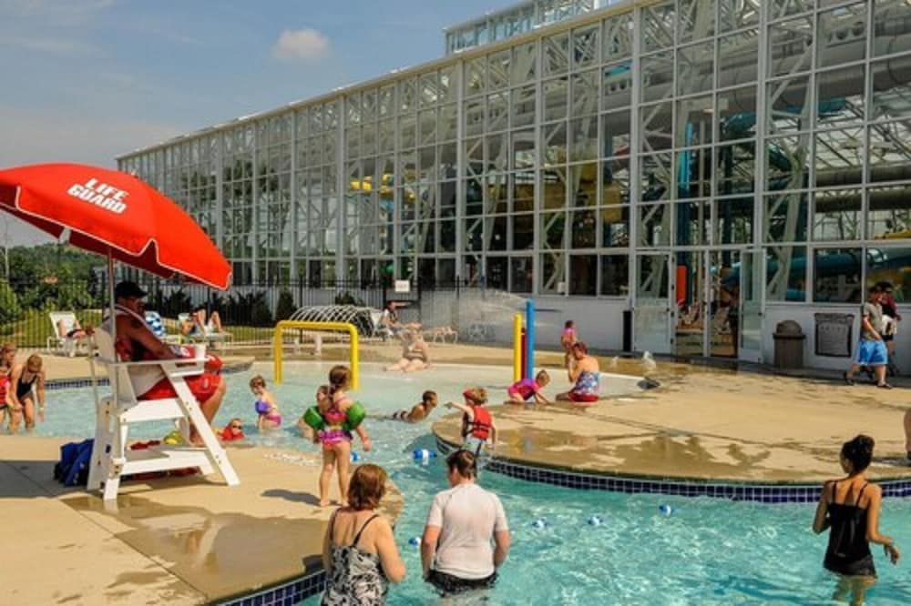 Big Splash Adventure Indoor Water Park Resort 24/28