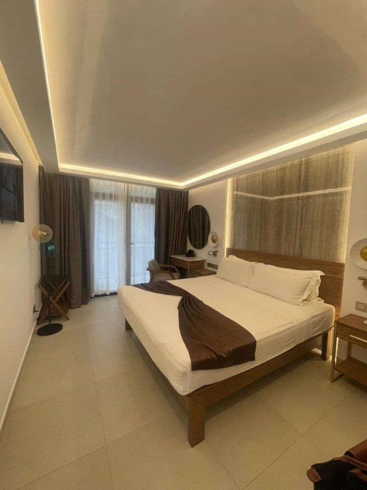 Signature, Mountain, Standard, King Bed, Garden and Mountain View، Coral Strand Smart Choice 3/10
