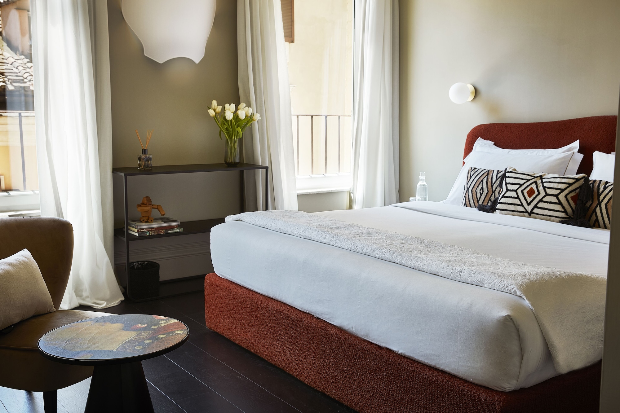 SUPERIOR, DOUBLE OR TWIN BED