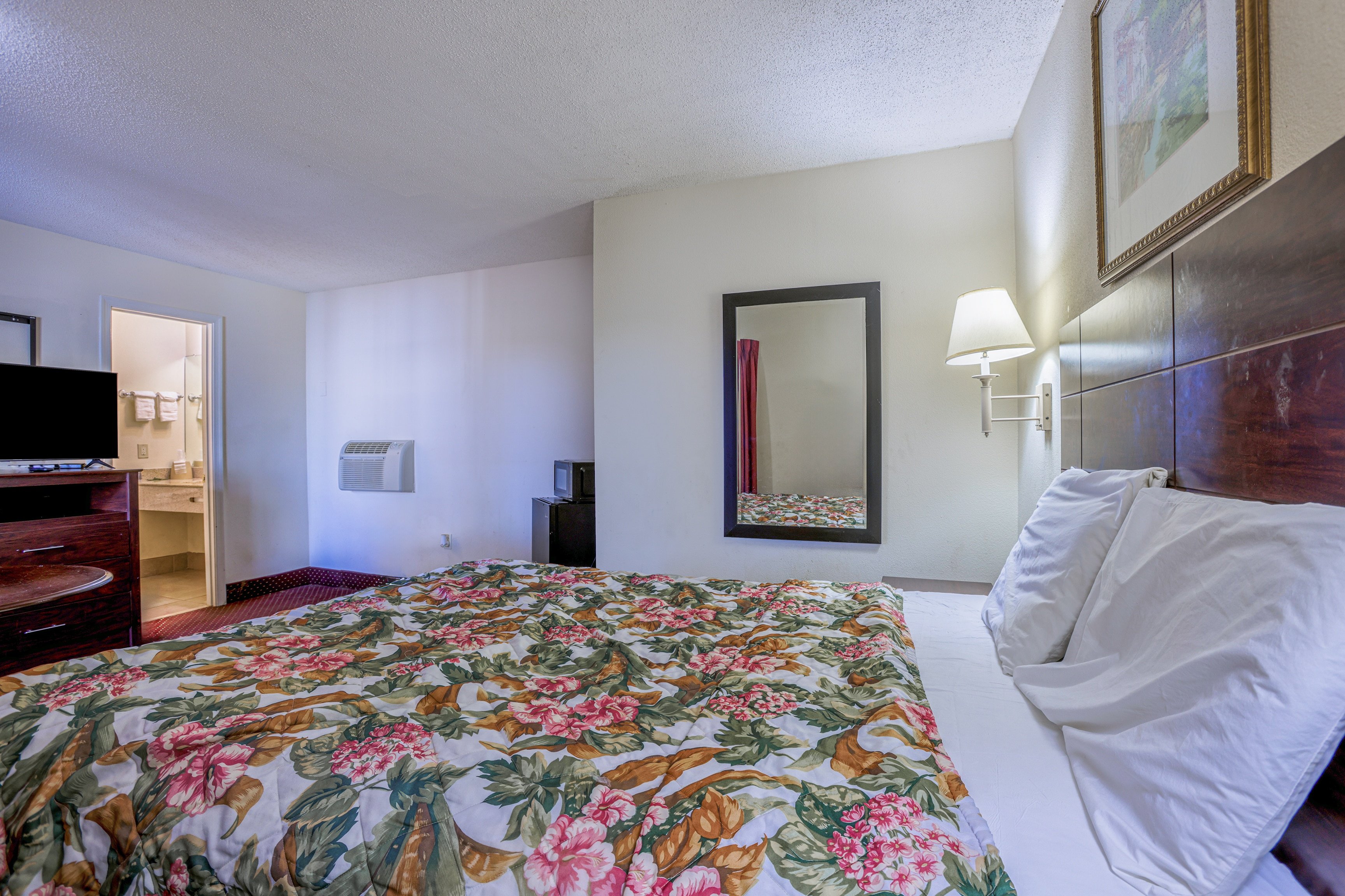 Whispering Pines by Hotel O Whitestone VA 12/50