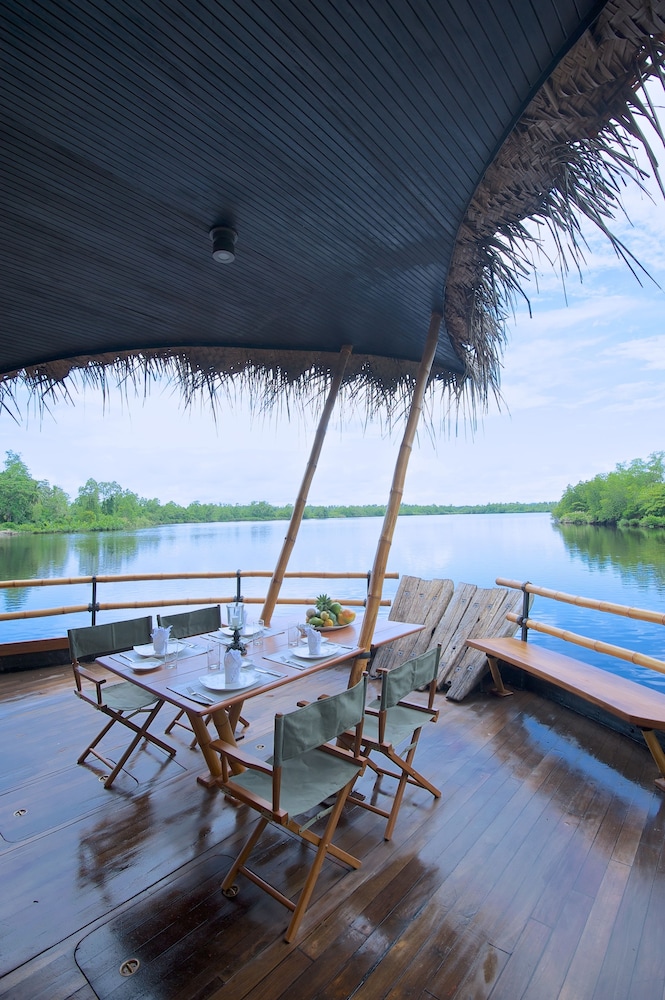 Yathra Houseboat By Jetwing 11/27