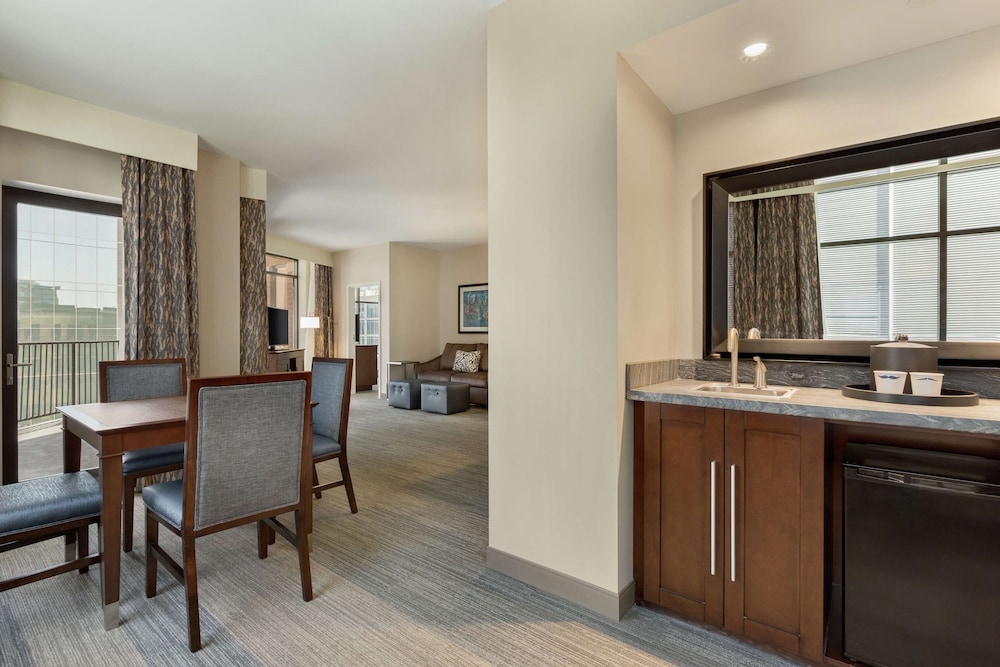 Hampton Inn And Suites Nashville Downtown Tn 44/53