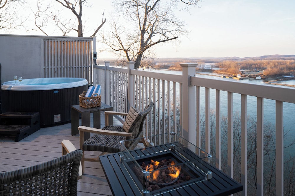Deck Level, Cottage, Suite, King Bed