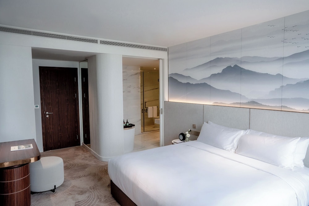 Crowne Plaza Vinh Yen City Centre, an IHG Hotel 8/50