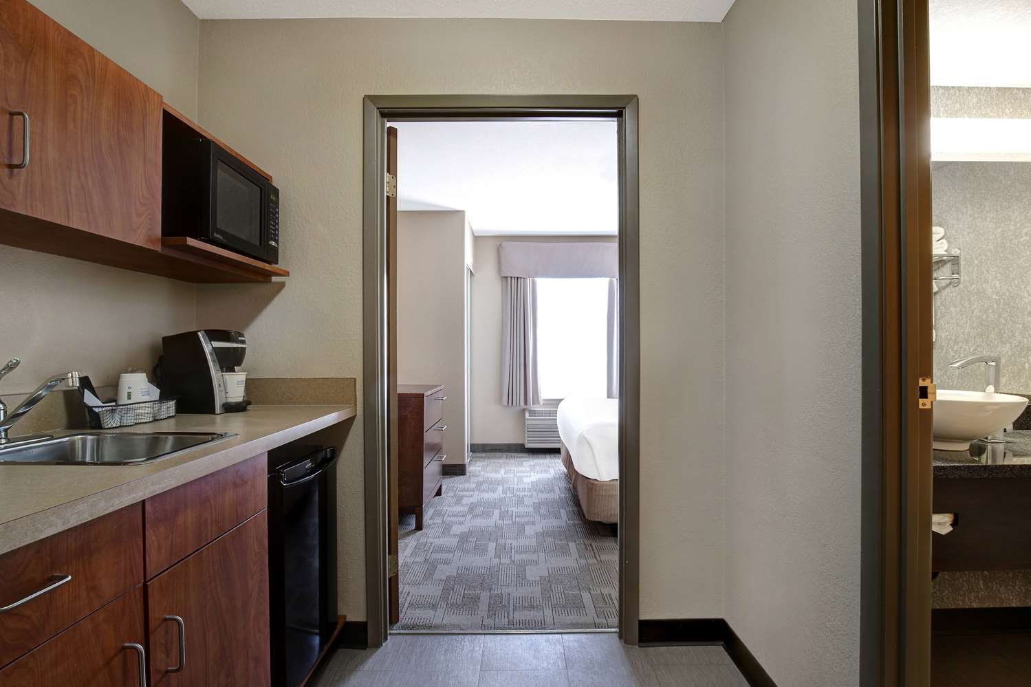 Days Inn By Wyndham Medicine Hat 38/38