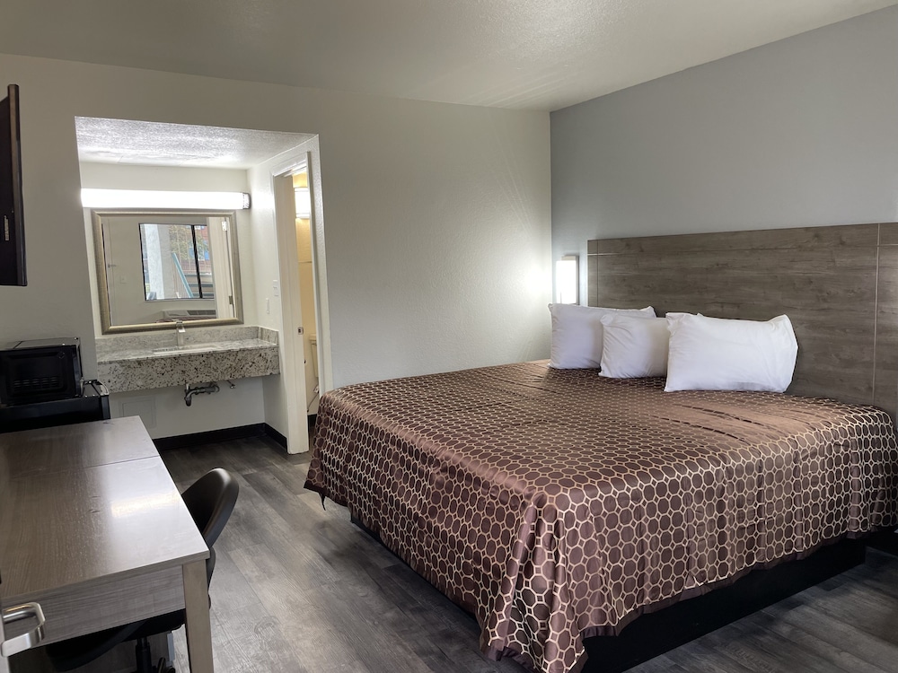 Masters Inn Doraville 12/25