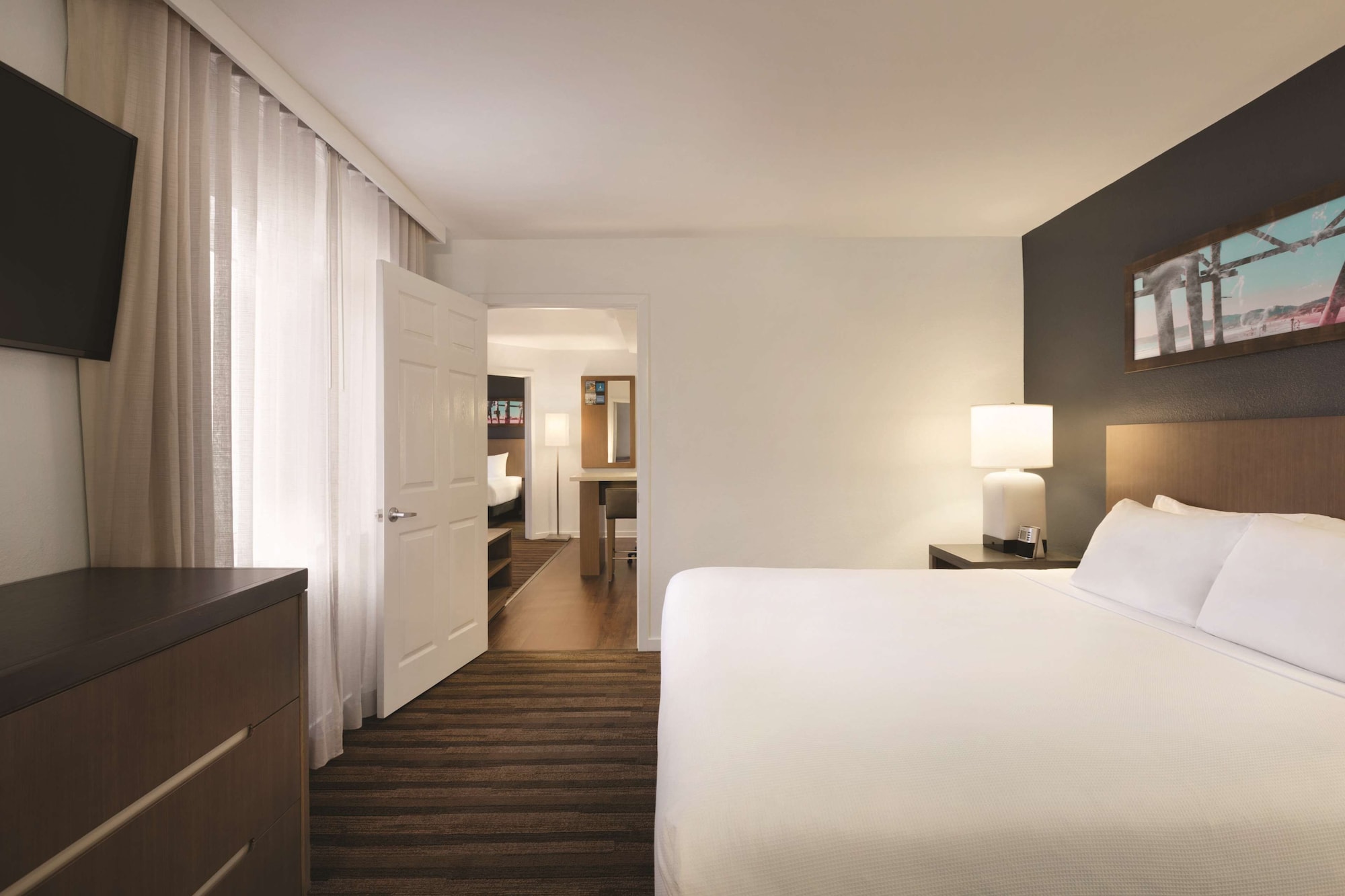 2 BEDROOMS, SUITE