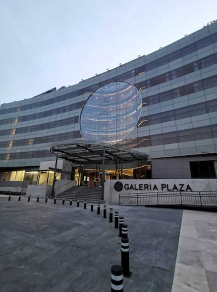 Galeria Plaza San Jeronimo 9/51