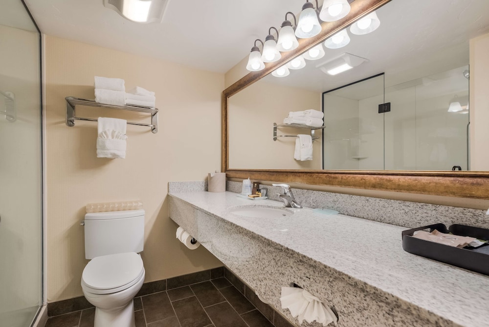 Town & Country Inn 45/50