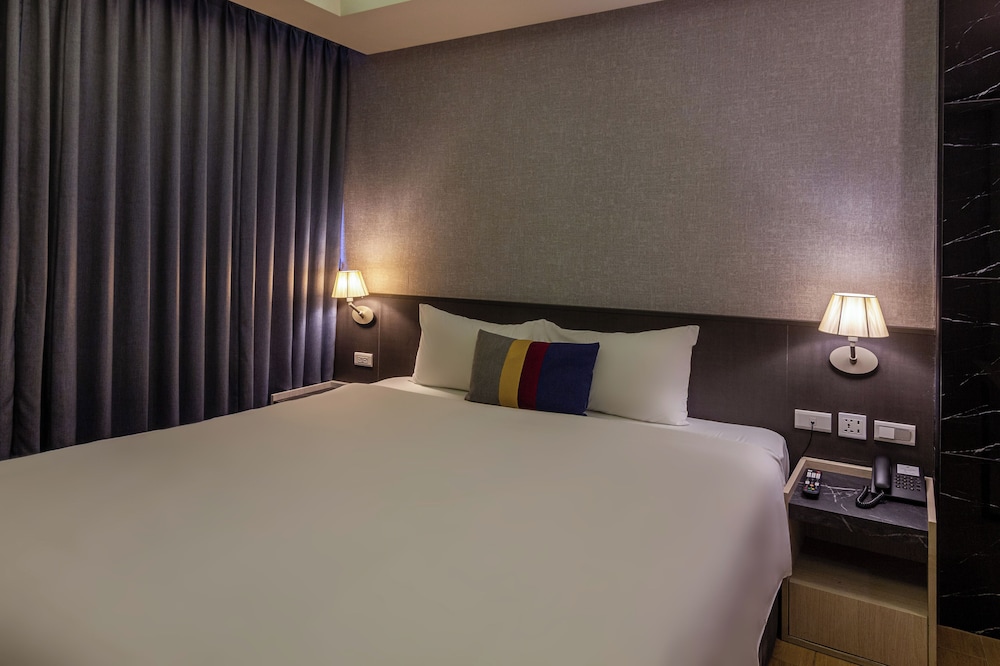 Superior, Queen Bed