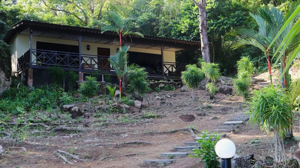 Minang Cove Resort & Spa 3/30