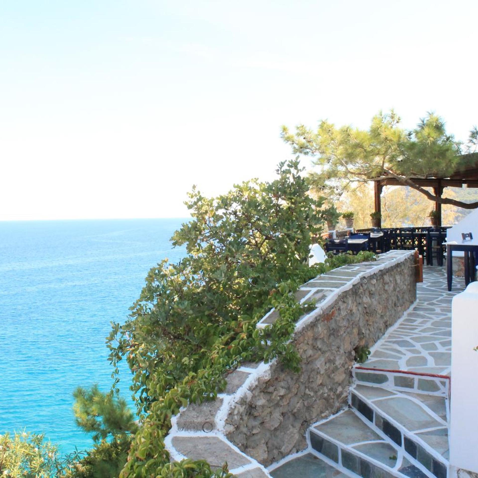 Akropolis Pension 18/25