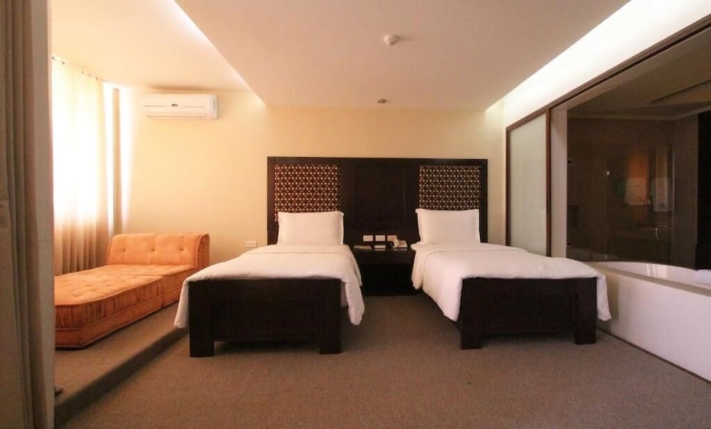 Coron Gateway Hotel Suites 20/50