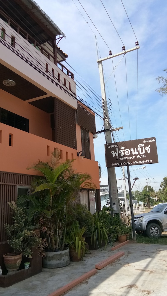 Front Beach Hotel 1/26