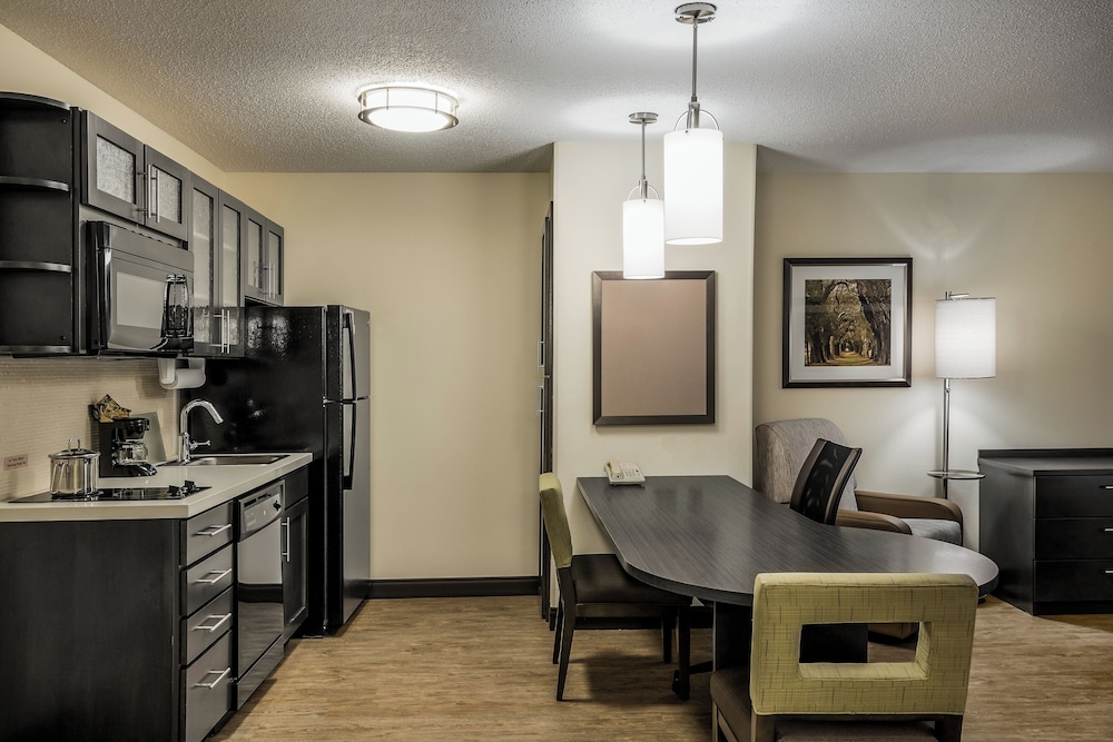 Candlewood Suites Glen Allen Short Pump, an IHG Hotel 50/73