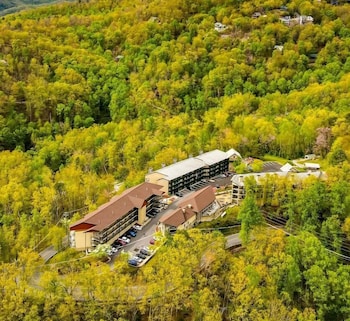 Laurel Point Resort 4/35