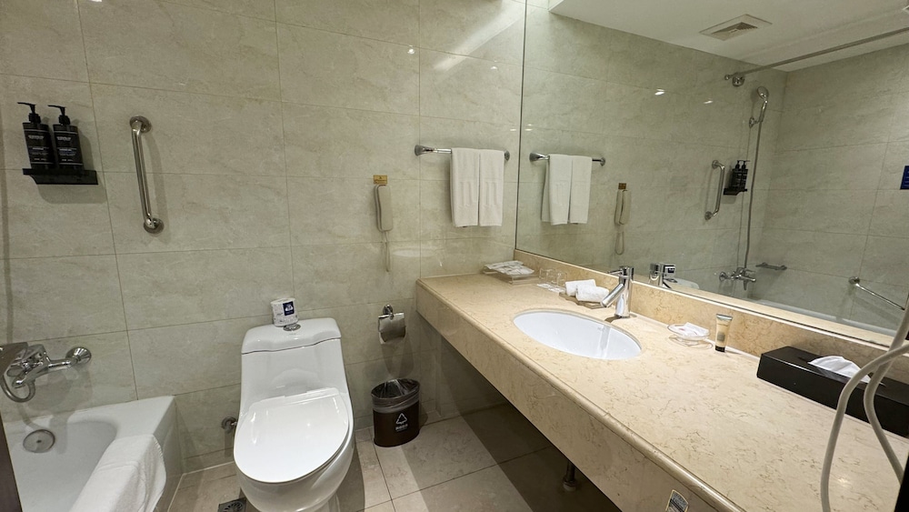 West Capital International Hotel 50/50