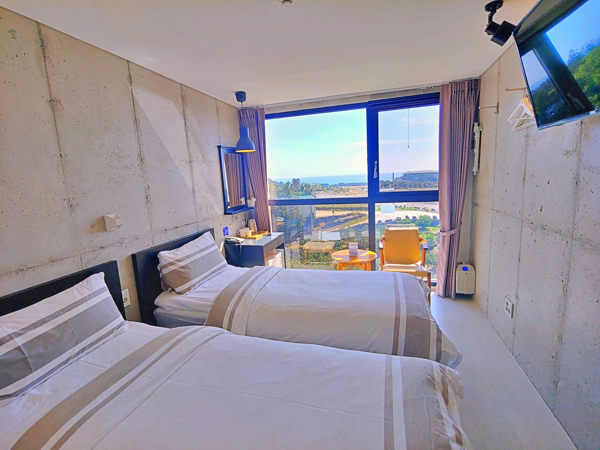 STANDARD, TWIN BEDS
