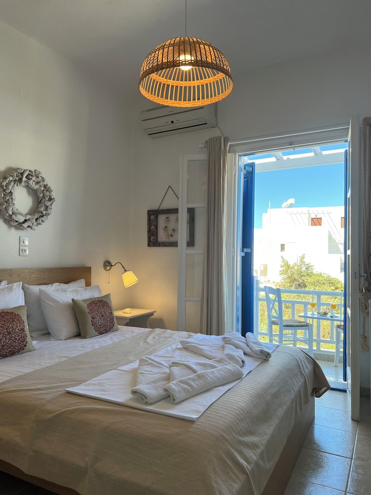 Heliotropio Studios & Apartments 12/50