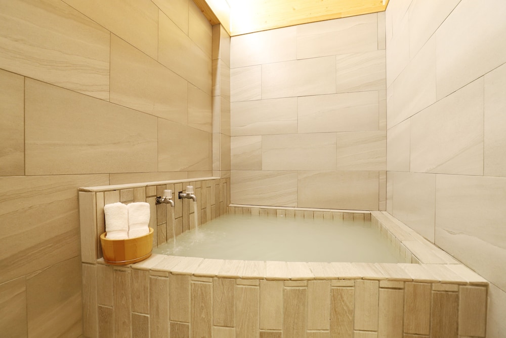 Gorgeous Hot Spring Resort 42/50