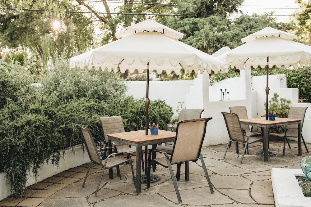Cottage Inn & Spa 54/72
