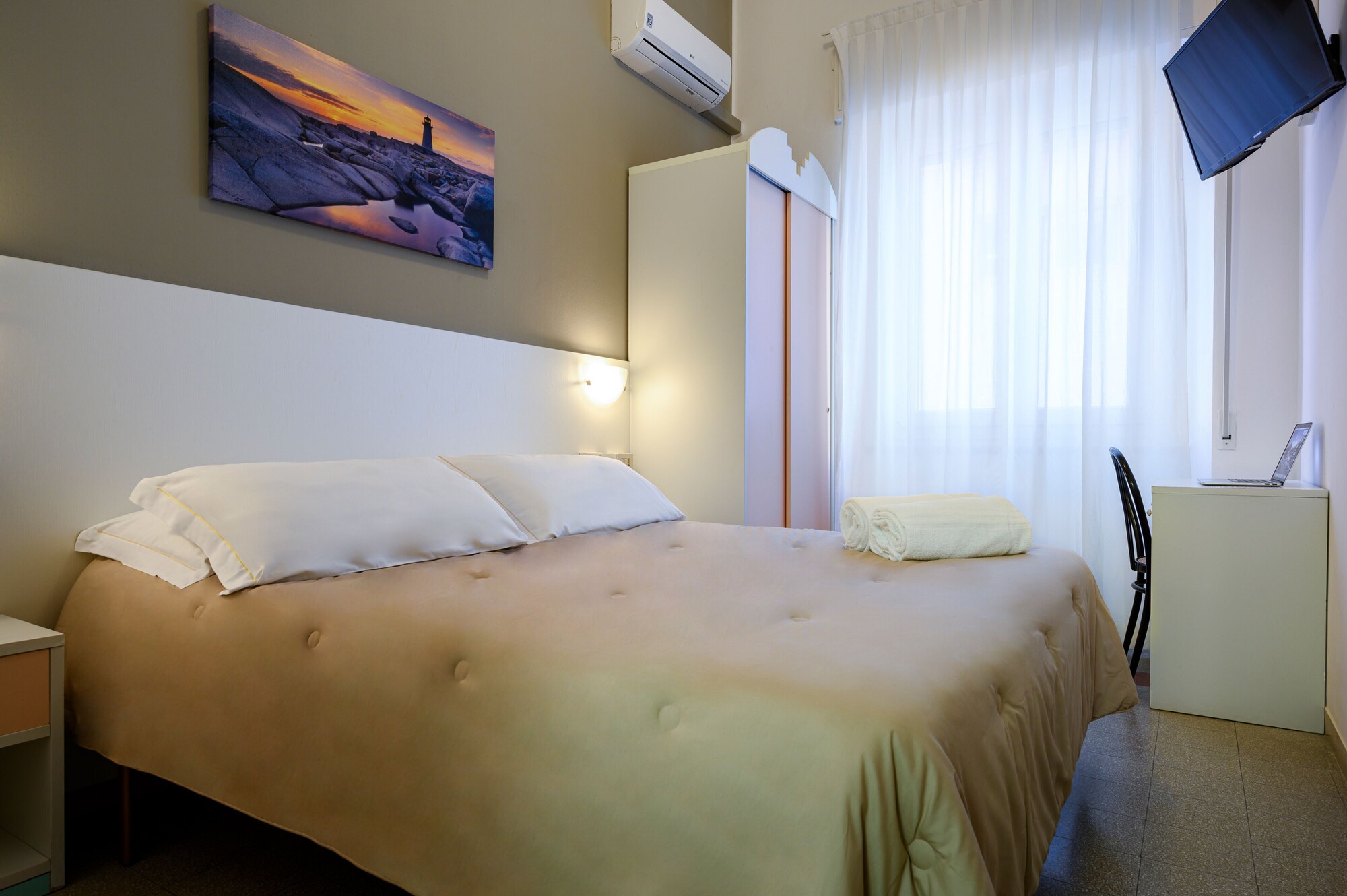 Economy, Double or Twin Bed