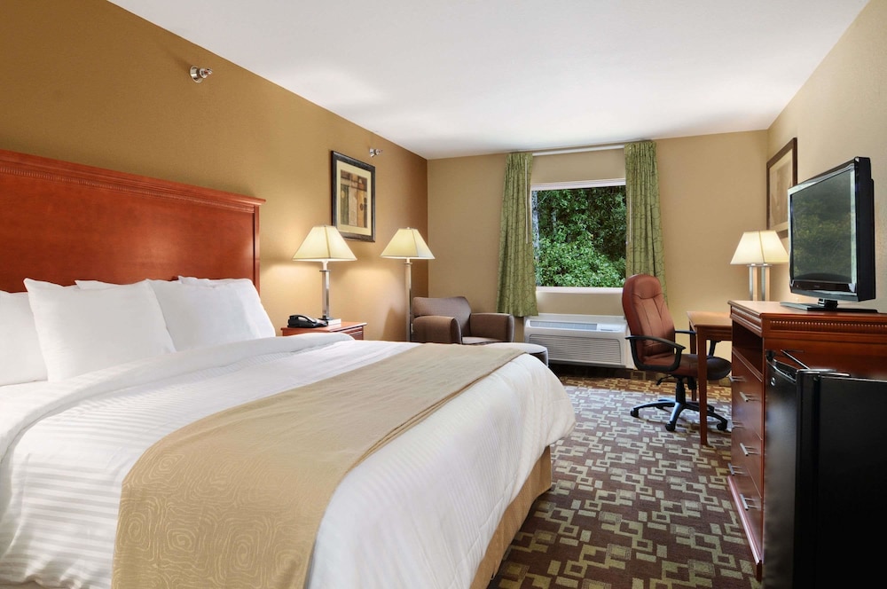 Days Inn & Suites By Wyndham Cabot 15/56