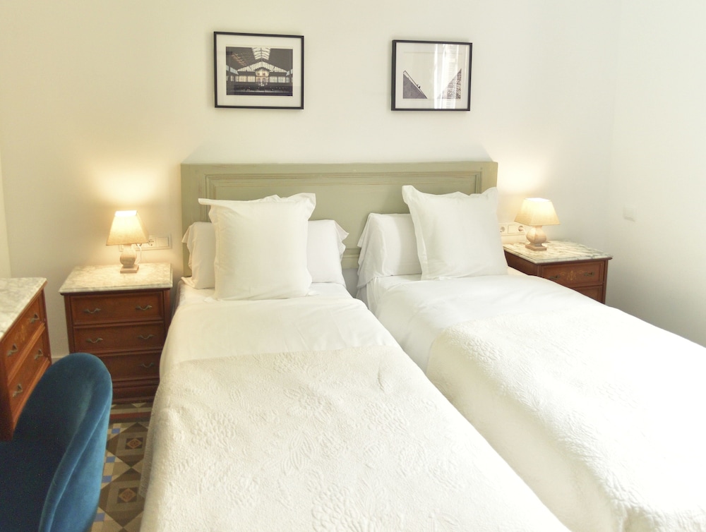 Hostal Girona 19/50