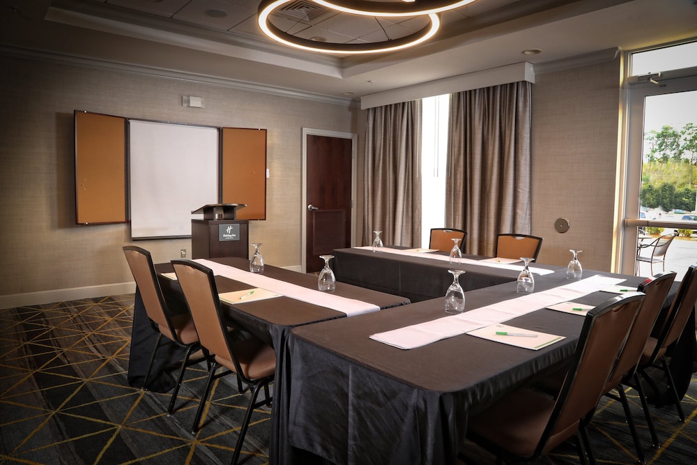 Holiday Inn Statesboro-University Area 52/62