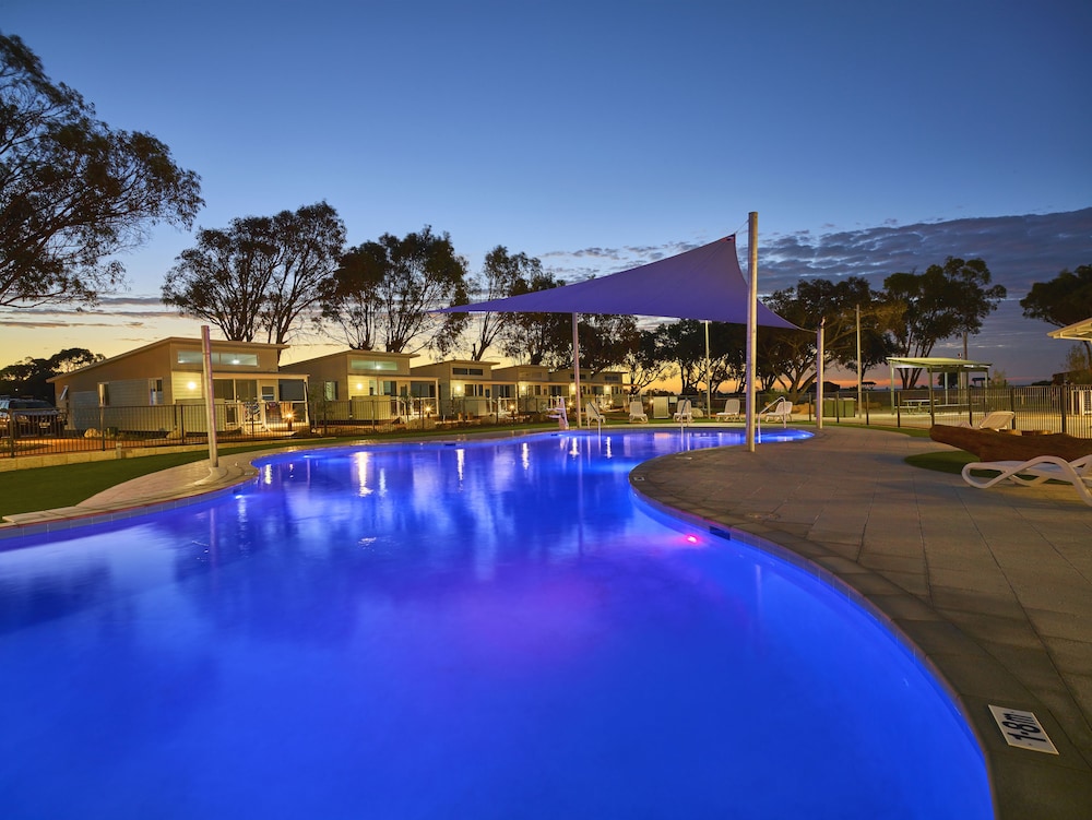 RAC Cervantes Holiday Park 32/60