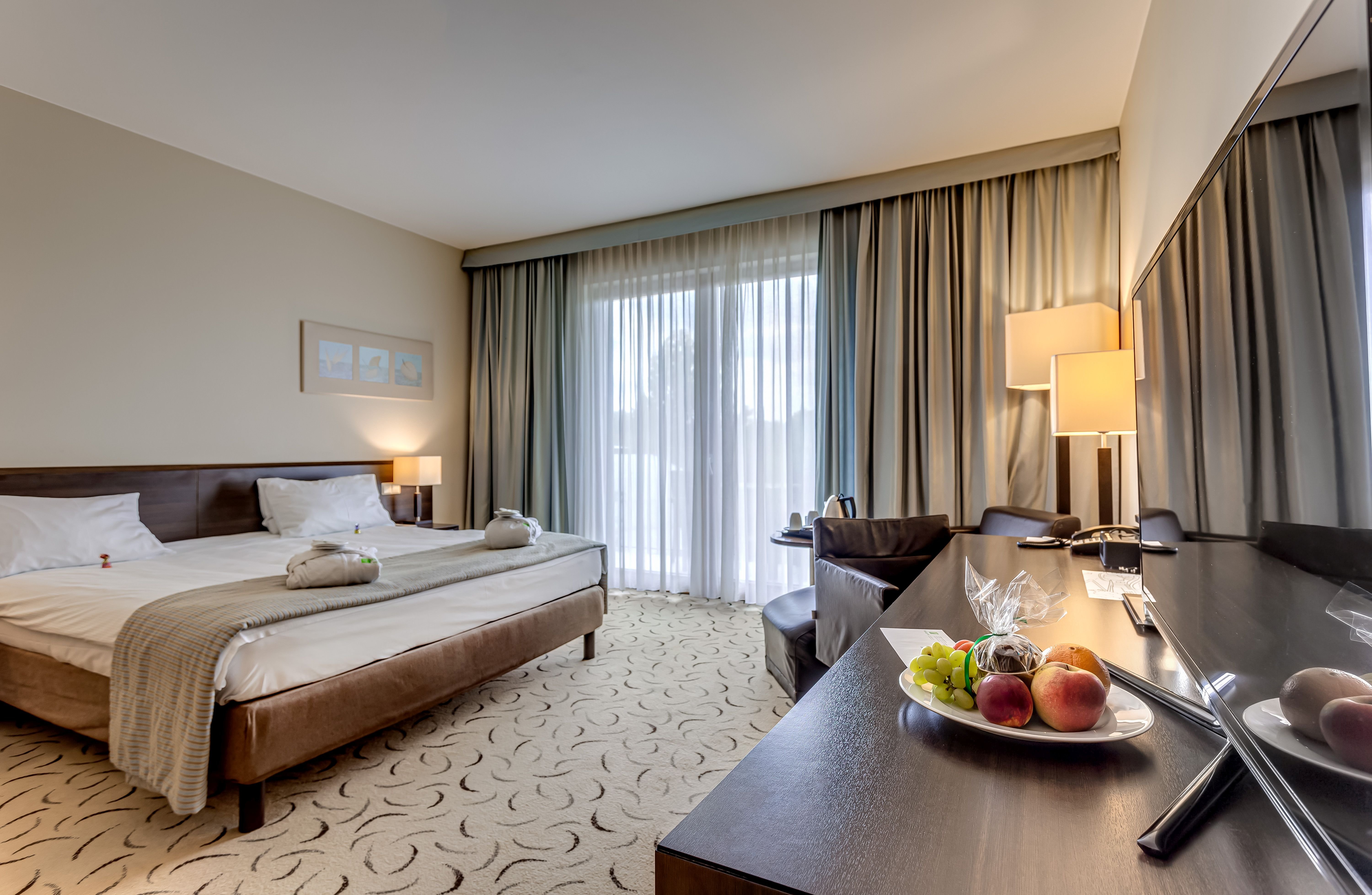 Holiday Inn Warsaw Jozefow 10/50