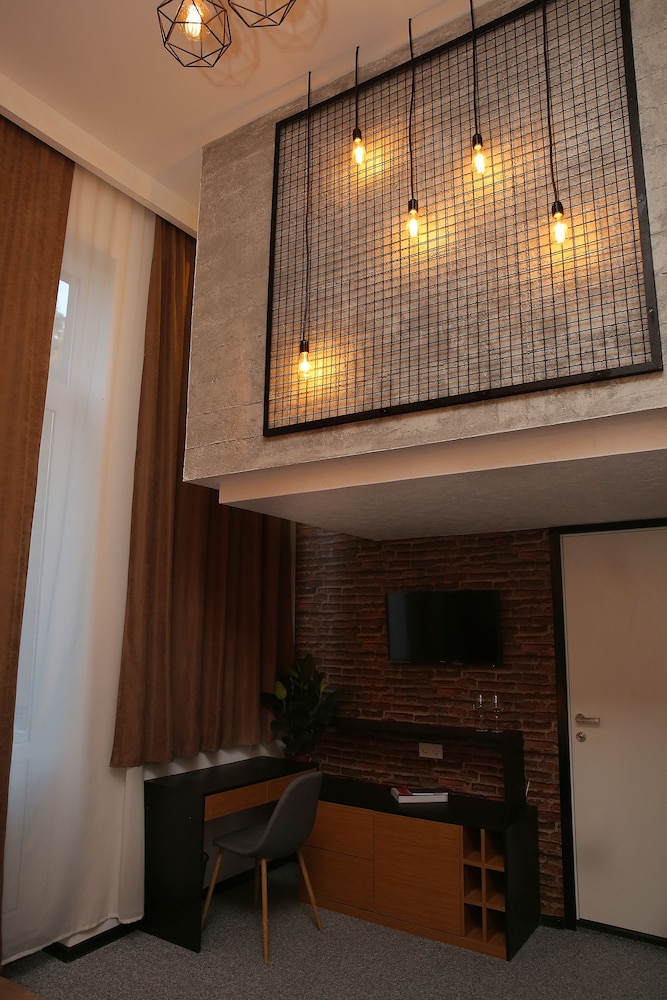 Hotel Tbilisi Times 20/28