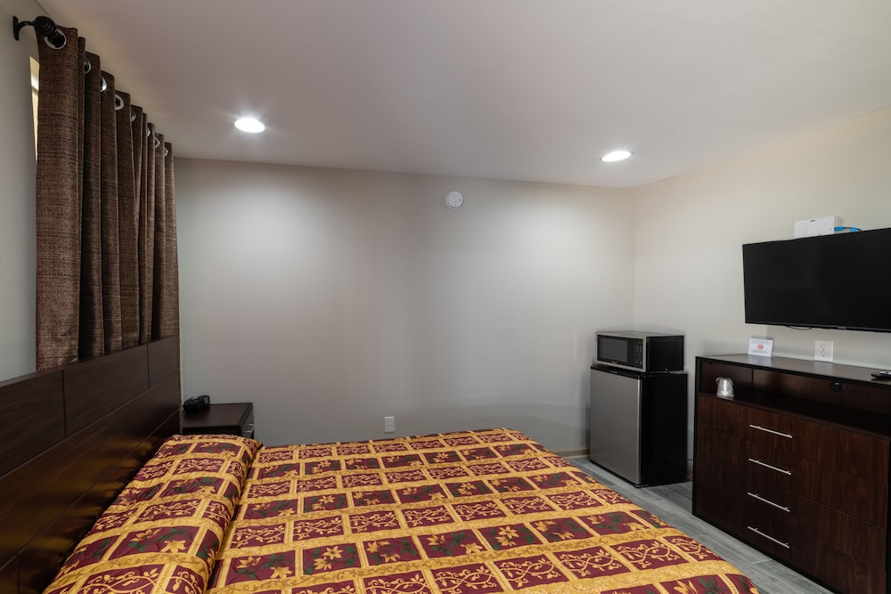 Budget Inn & Suites 23/56
