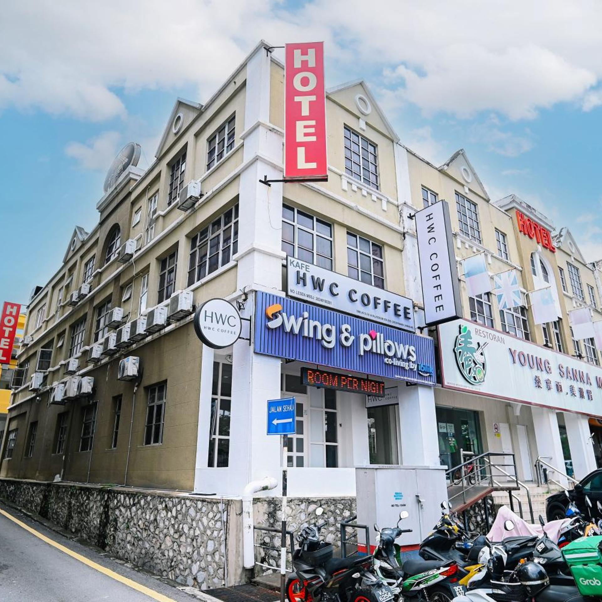 Swing & Pillows at USJ Taipan in SUBANG JAYA