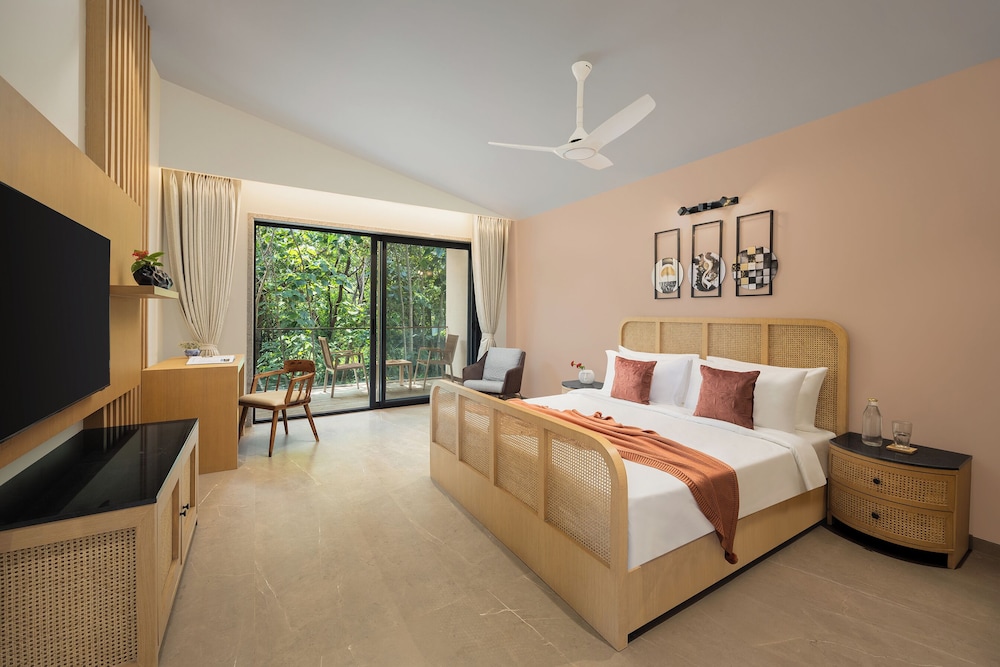 ELIVAAS Cloud 7 4 BHK Villa with Pvt Pool 11/72